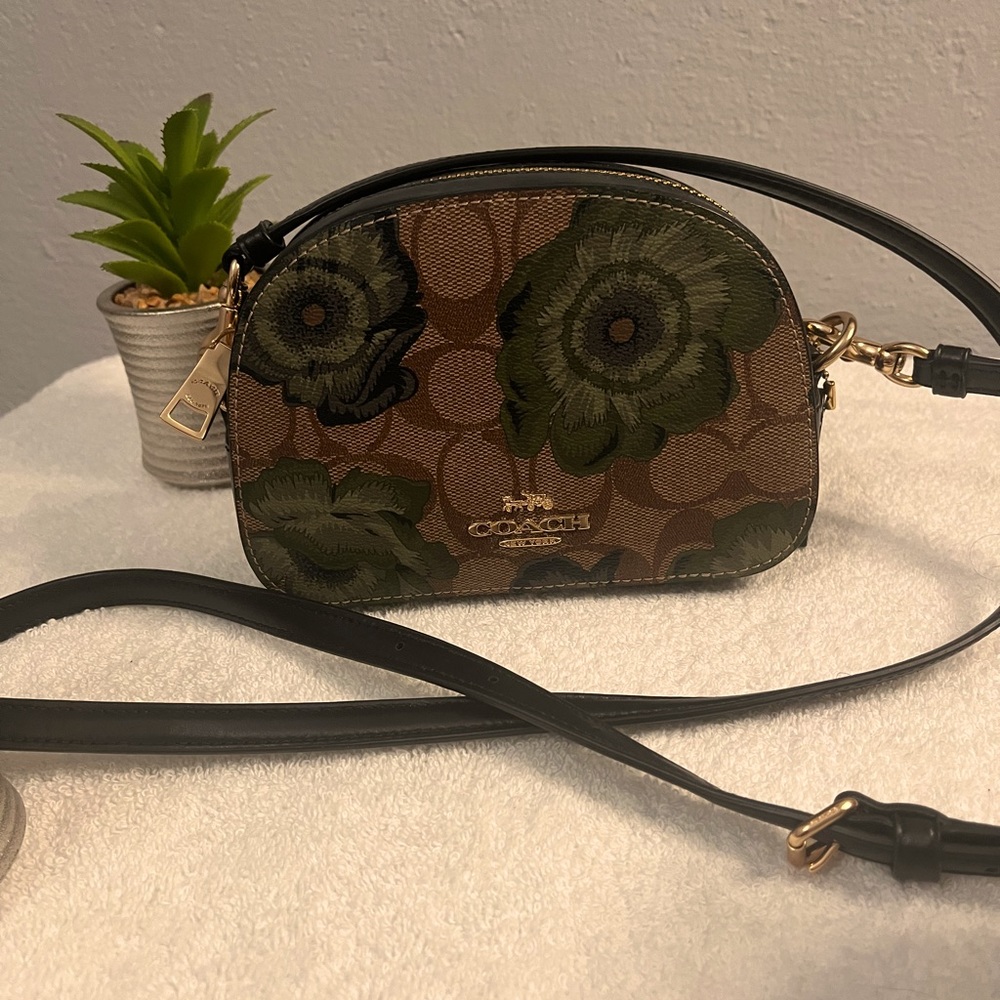 Coach Mini Crossbody Bags! looks like new! GREEN